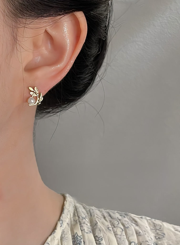 14K Forgyldte 925 Sterling Sølv Nåle Blad & Perle Øreringe – Naturlig Elegance og Klassisk Skønhed4
