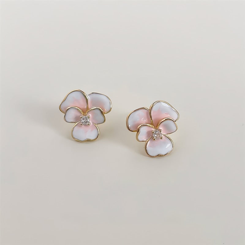 14K Forgyldte 925 Sterling Sølv Nåle Iris Blomster Øreringe med Gradueret Emalje – Elegant og Unikt Design