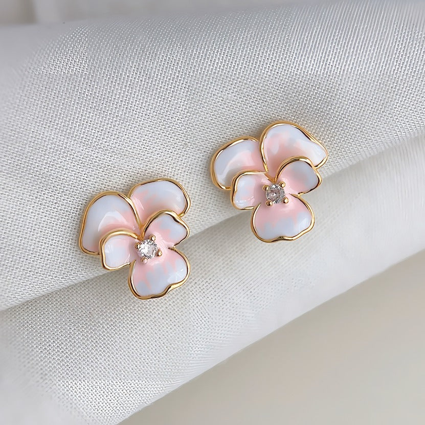 14K Forgyldte 925 Sterling Sølv Nåle Iris Blomster Øreringe med Gradueret Emalje – Elegant og Unikt Design