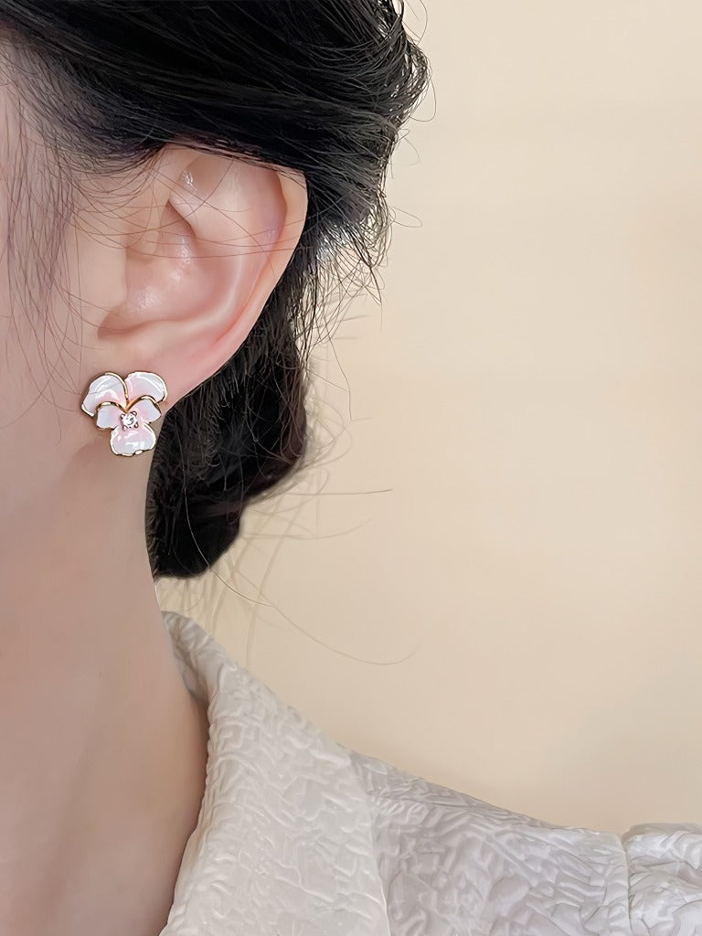 14K Forgyldte 925 Sterling Sølv Nåle Iris Blomster Øreringe med Gradueret Emalje – Elegant og Unikt Design