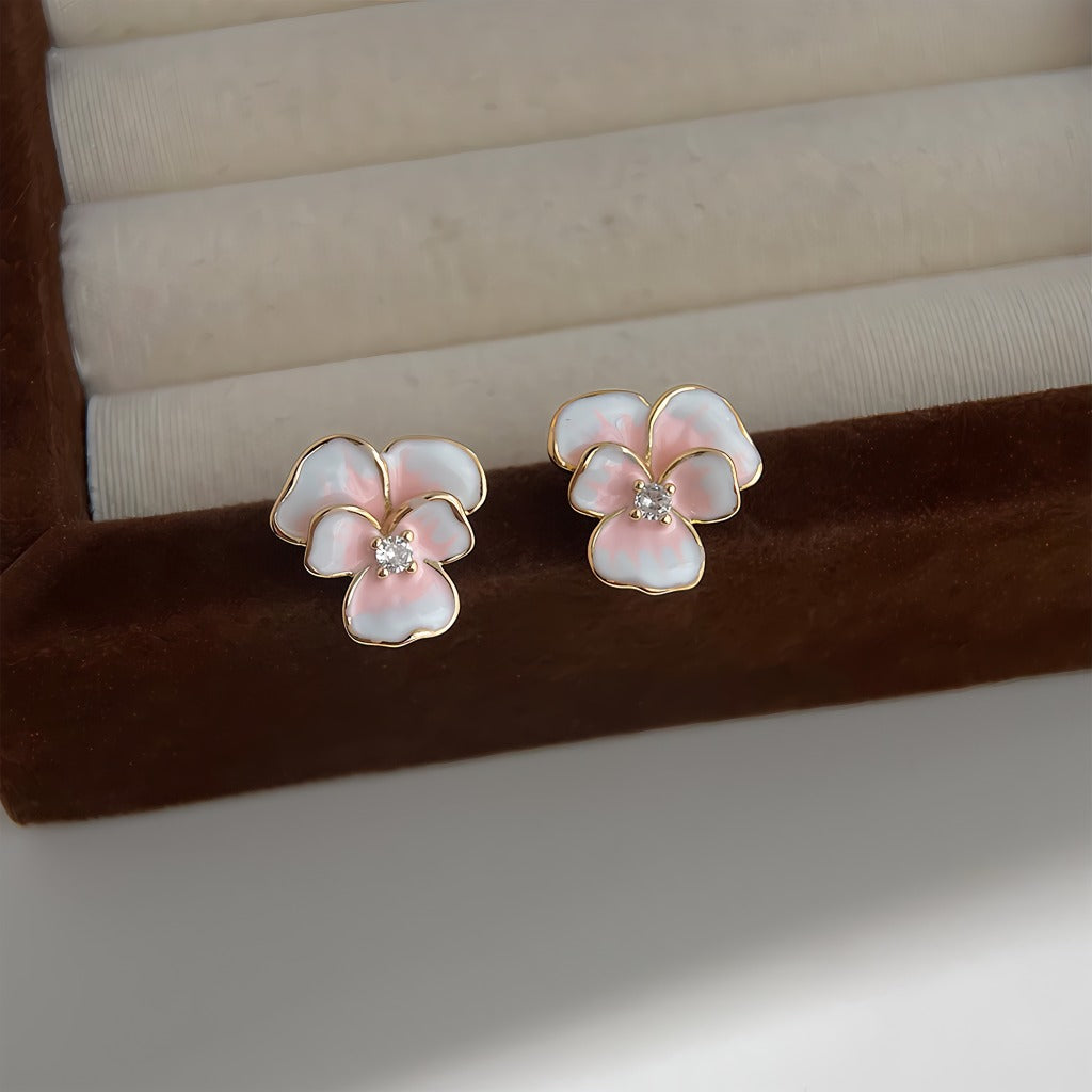 14K Forgyldte 925 Sterling Sølv Nåle Iris Blomster Øreringe med Gradueret Emalje – Elegant og Unikt Design