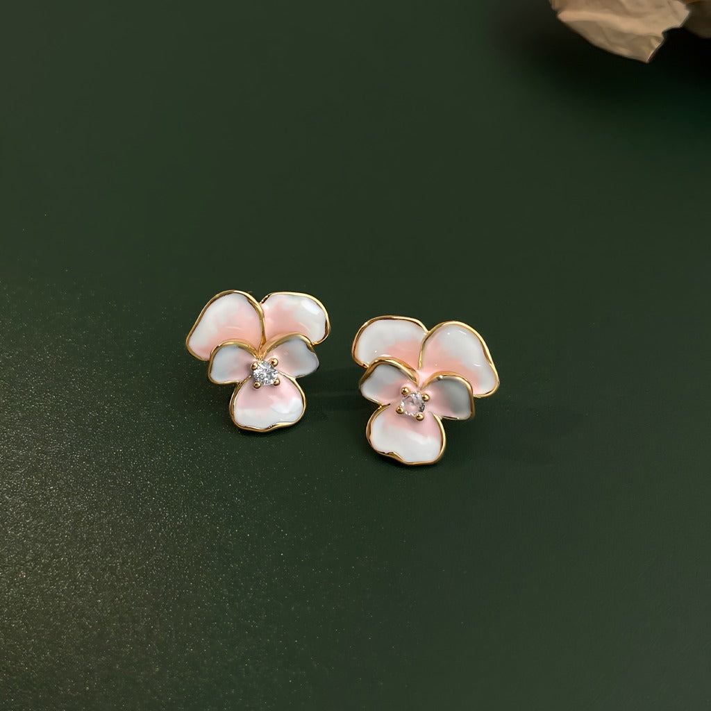 14K Forgyldte 925 Sterling Sølv Nåle Iris Blomster Øreringe med Gradueret Emalje – Elegant og Unikt Design