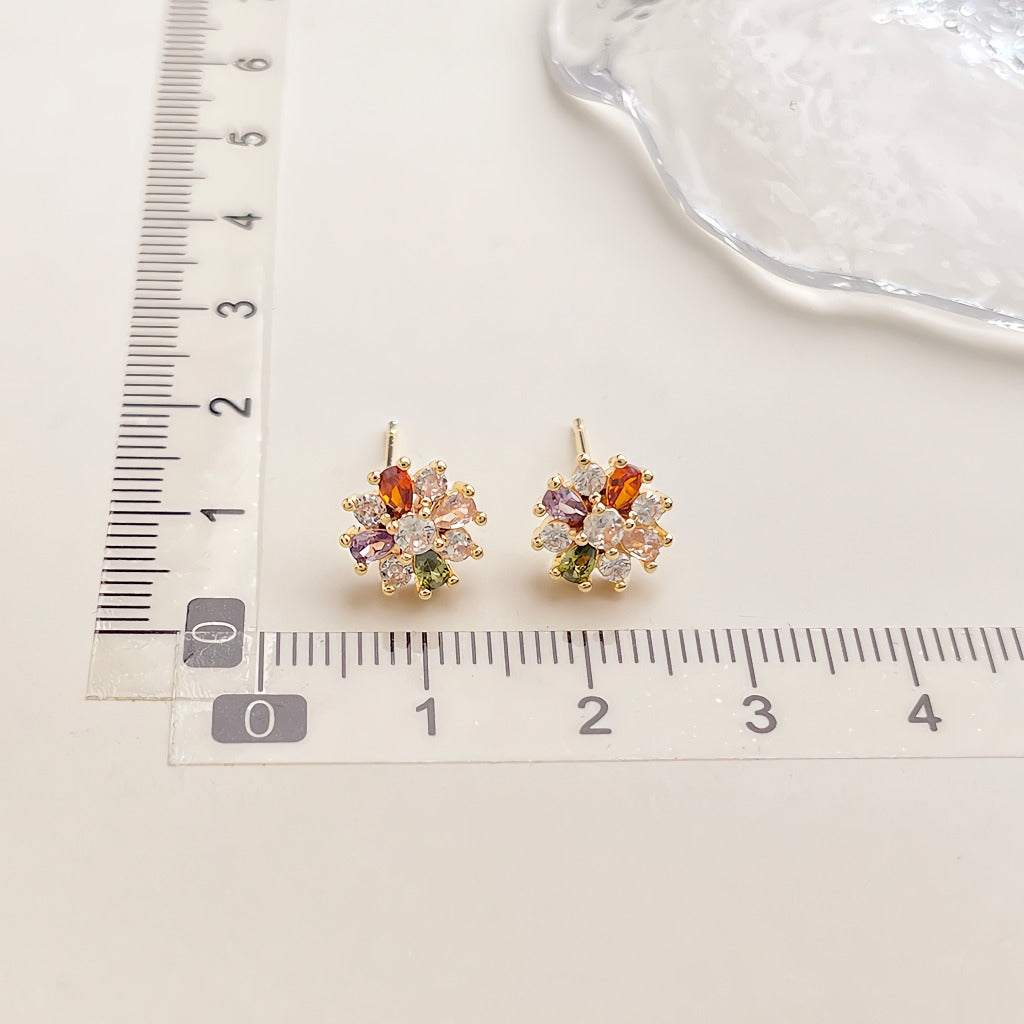 14K Forgyldte 925 sterling sølv nåle Blomsterformede Øreringe med Farvede Zirkoner – Elegant og Unik Design
