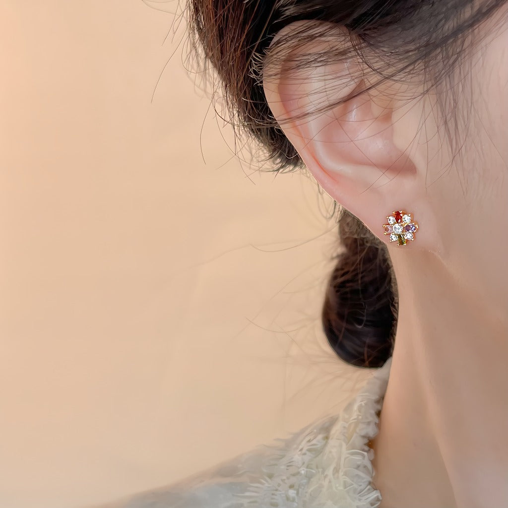 14K Forgyldte 925 sterling sølv nåle Blomsterformede Øreringe med Farvede Zirkoner – Elegant og Unik Design