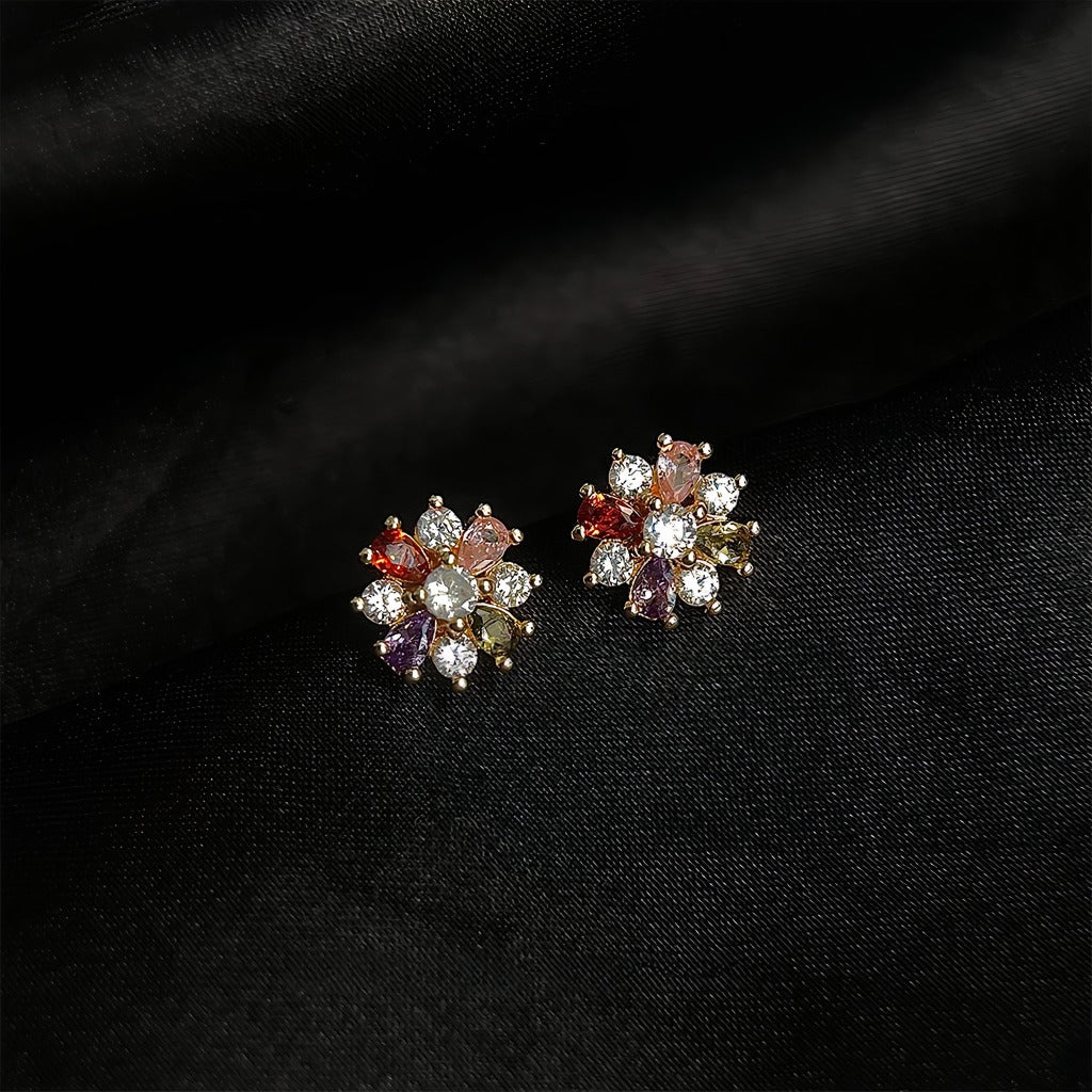14K Forgyldte 925 sterling sølv nåle Blomsterformede Øreringe med Farvede Zirkoner – Elegant og Unik Design