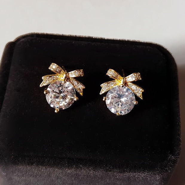 Forgyldt 14K 925 Sterling Sølv Nål Sløjfe Øreringe med Store Zirkonia – Elegant og Glitrende Design