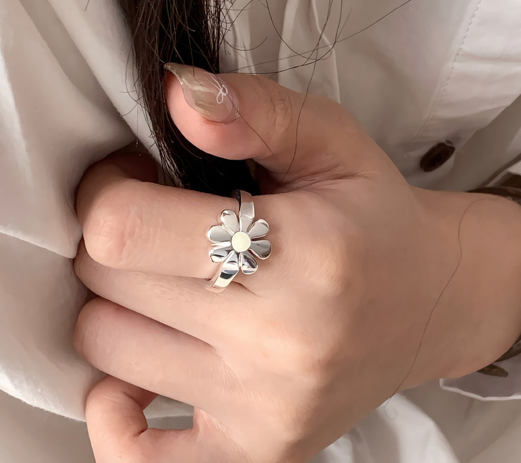 925 Sølv Marguerit Ring – Romantisk og Tidløst Design