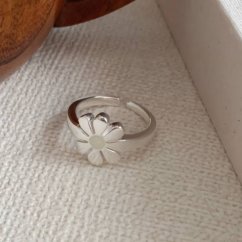 925 Sølv Marguerit Ring – Romantisk og Tidløst Design