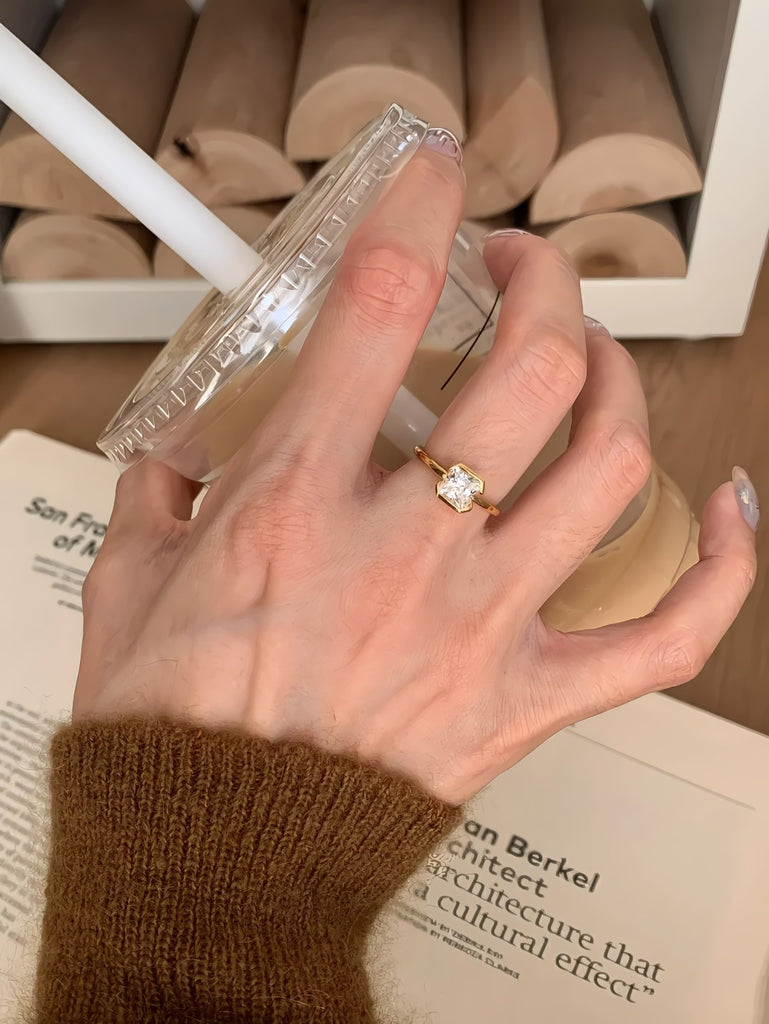 925 Sterling Sølv Åben Ring med 14K Forgyldning og Firkantet Zirkonia