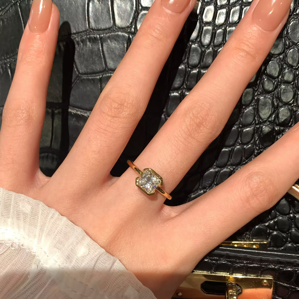 925 Sterling Sølv Åben Ring med 14K Forgyldning og Firkantet Zirkonia