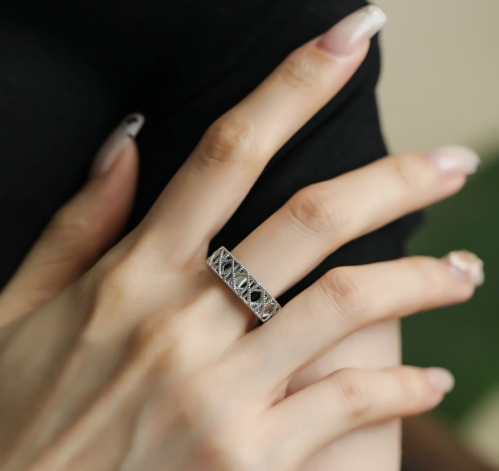 925 Sterling Sølv Bred Justerbar Ring med Udskåret Mønster – Elegant og Vintage-Inspireret Design