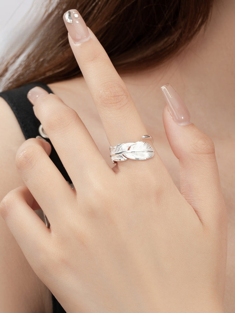 925 Sterling Sølv Justerbar Fjer Ring – Elegant og Tidløst Design