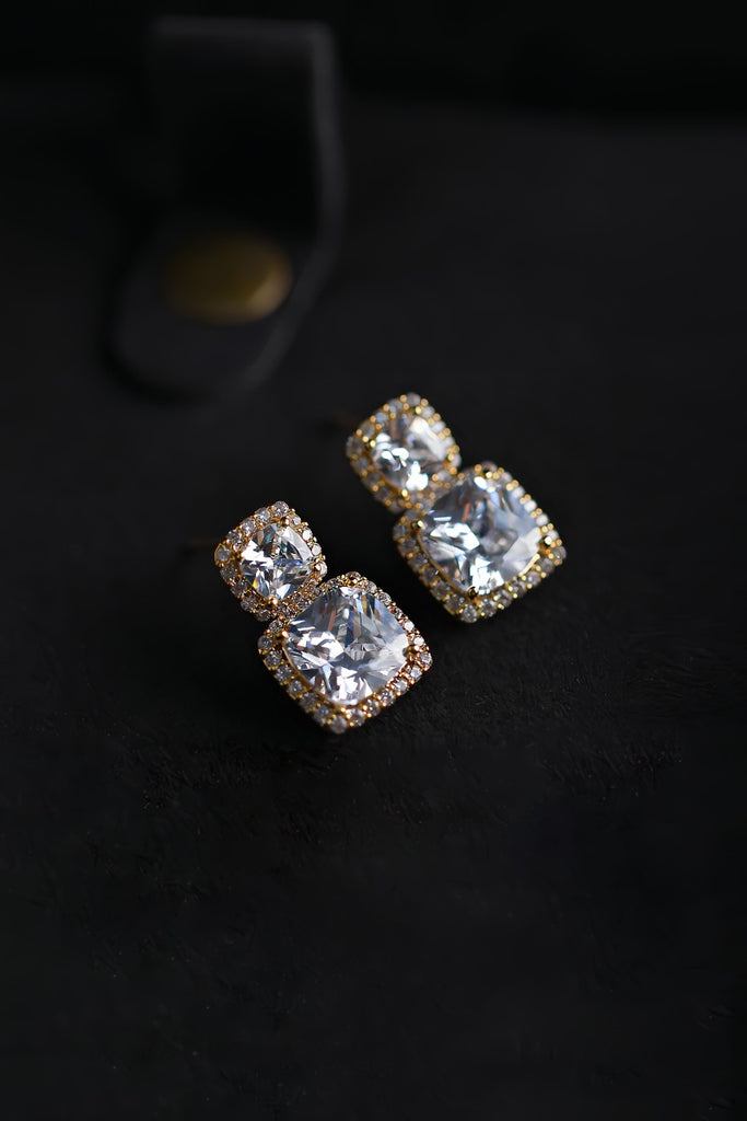 925 Sterling Sølv Nåle 14K Forgyldte Firkantede Geometriske Ørestikker med Mikropavé Zirkonia – Eksklusivt & Elegant Design