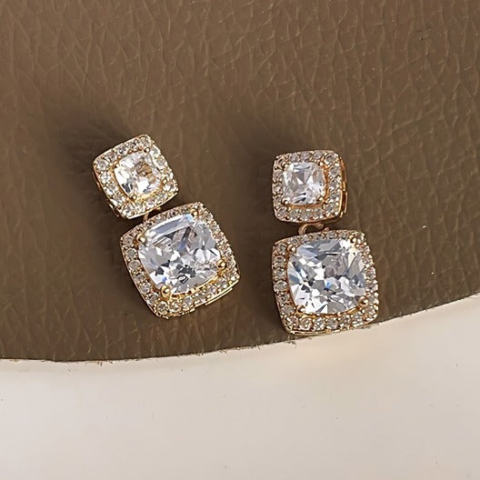 925 Sterling Sølv Nåle 14K Forgyldte Firkantede Geometriske Ørestikker med Mikropavé Zirkonia – Eksklusivt & Elegant Design