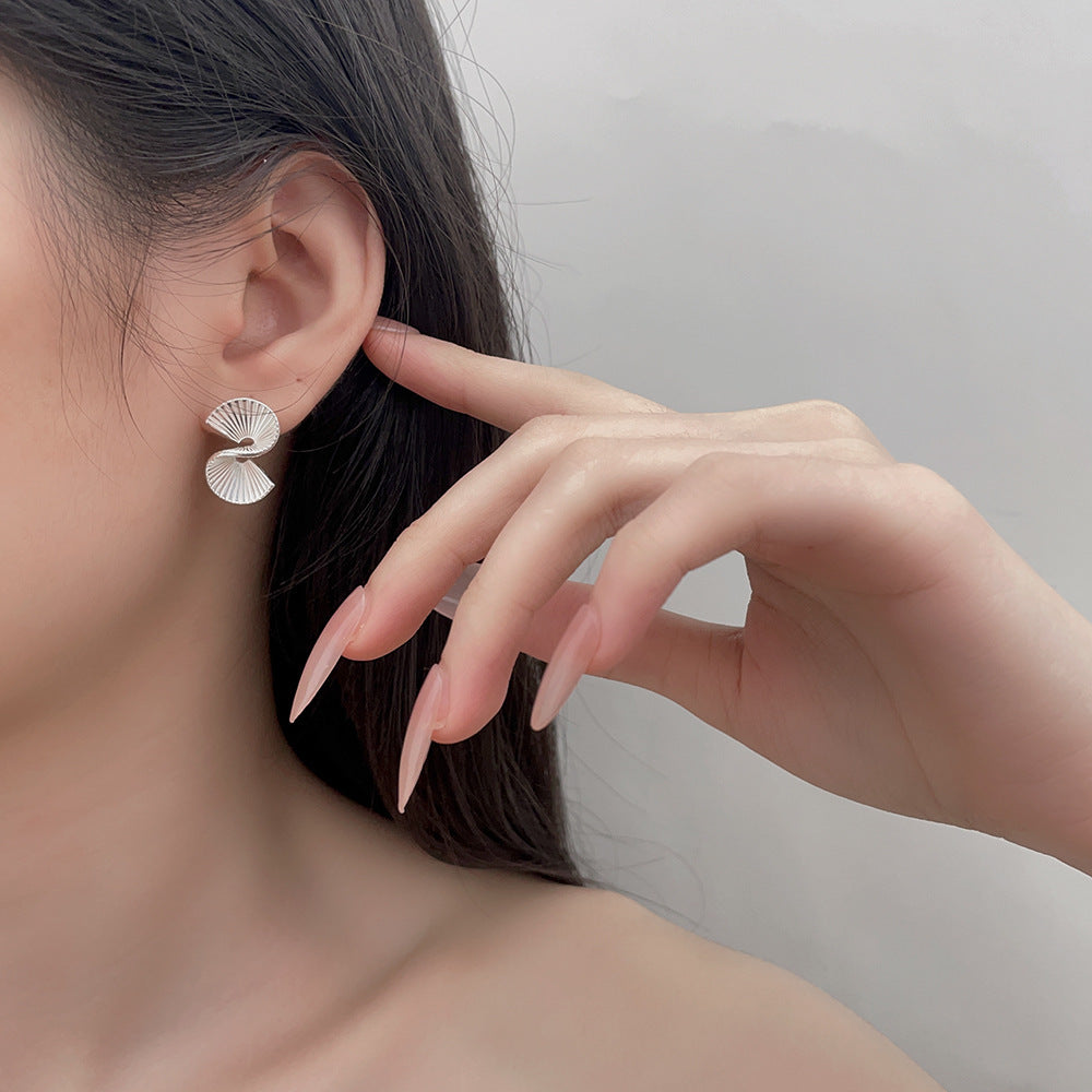 925 Sterling Sølv Spiralformede Statement Ørestikker – Minimalistisk og Moderne Design