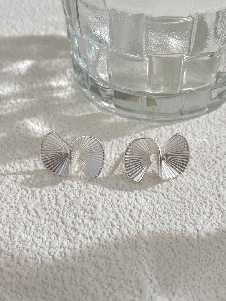 925 Sterling Sølv Spiralformede Statement Ørestikker – Minimalistisk og Moderne Design