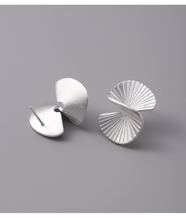 925 Sterling Sølv Spiralformede Statement Ørestikker – Minimalistisk og Moderne Design