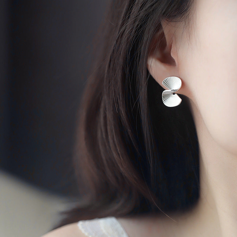 925 Sterling Sølv Spiralformede Statement Ørestikker – Minimalistisk og Moderne Design