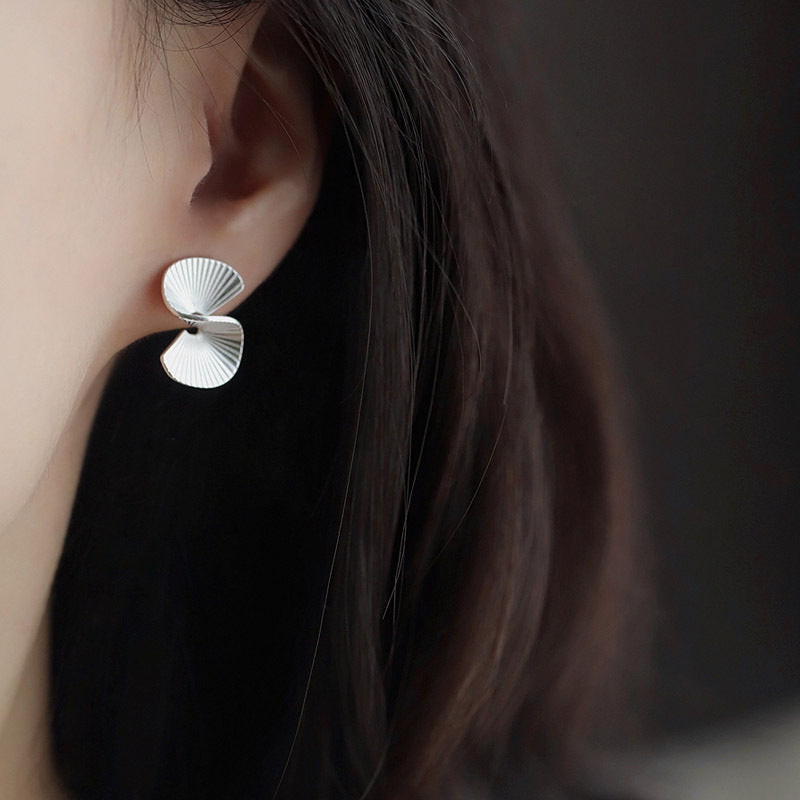 925 Sterling Sølv Spiralformede Statement Ørestikker – Minimalistisk og Moderne Design