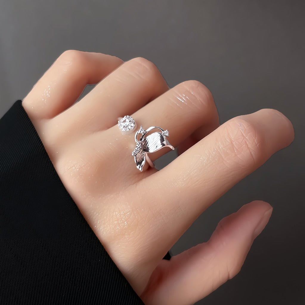 Sommerfugl Åben Ring i Forgyldt Hvidguld med Zirkonia