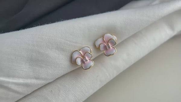 14K Forgyldte 925 Sterling Sølv Nåle Iris Blomster Øreringe med Gradueret Emalje – Elegant og Unikt Design