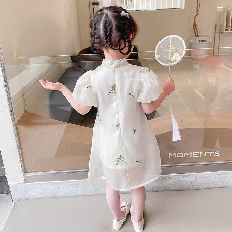 Broderet cheongsam kjole med pufærmer til piger - Lilla Villa