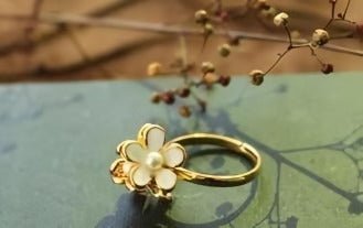 Guld belagt 3D marguerit ring - Lilla Villa