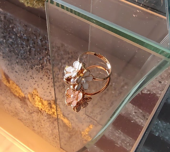 Guld belagt 3D marguerit ring - Lilla Villa