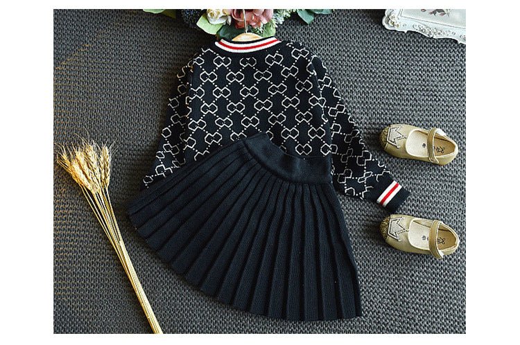 Todelt strik sæt til piger-sort strik med sort plisseret nederdel - Lilla Villa